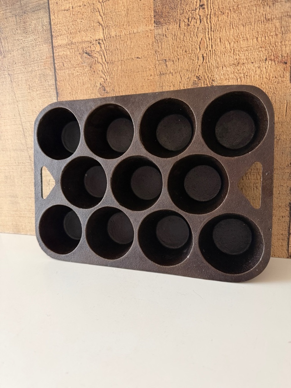 Vintage BSR Cast Iron Biscuit Muffin Pan - Picture 2 of 13